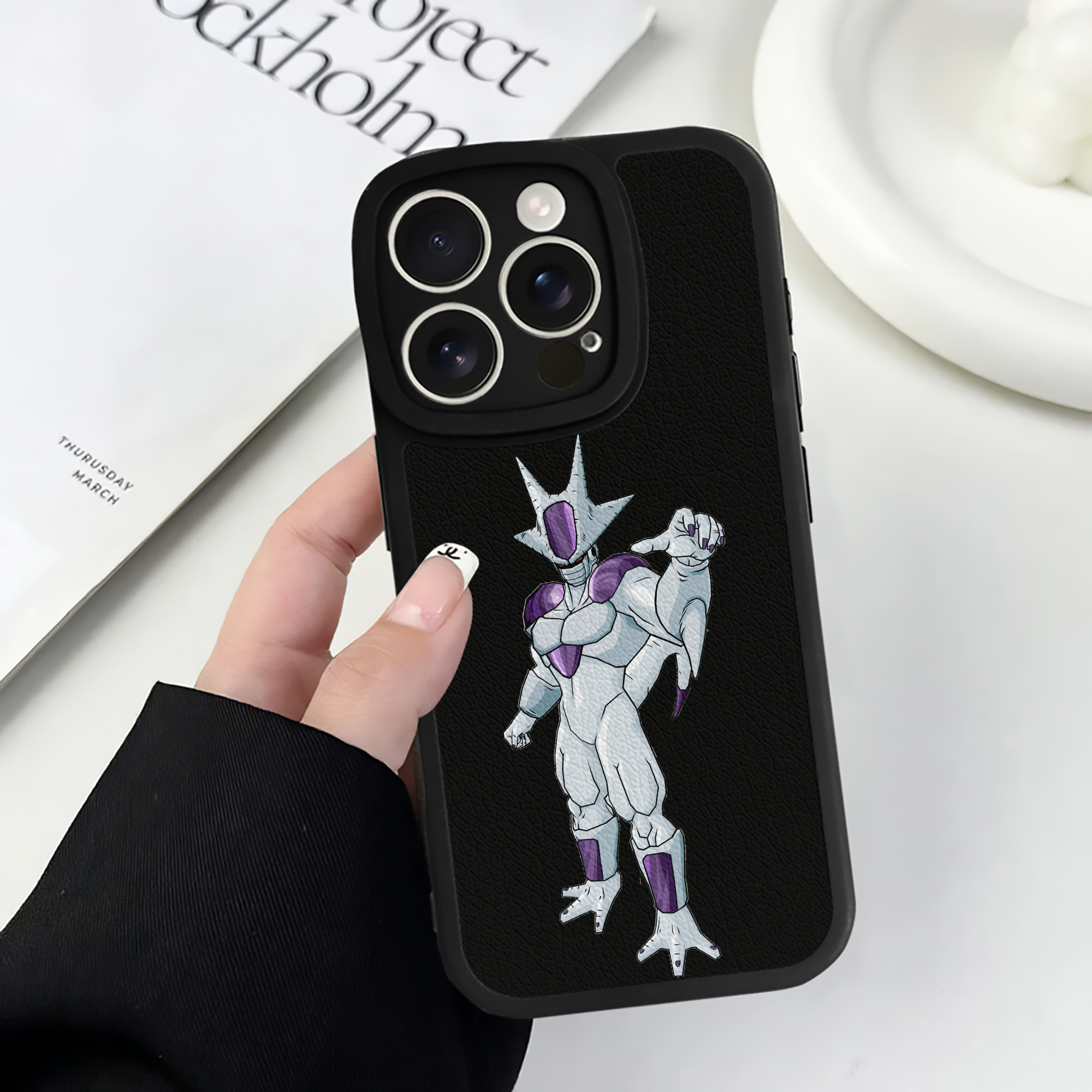 （画像用） ドラゴンボール クウラ DRAGON BALL Cooler Coora 【iPhone 16シリーズ対応】シリコンスマホケース（レザー調） 材質：シリコン